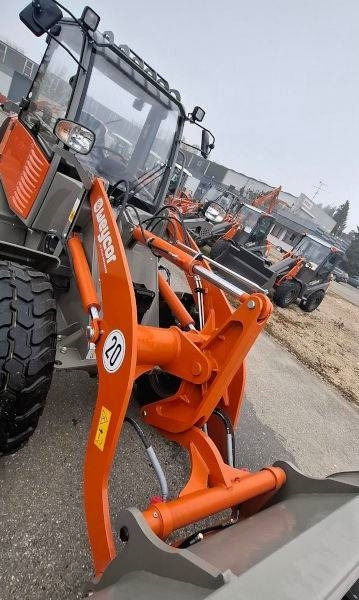 Atlas AR 400 - Mini utovarivač: slika Atlas AR 400 - Mini utovarivač Atlas AR 400 - Mini utovarivač: slika Atlas AR 400 - Mini utovarivač