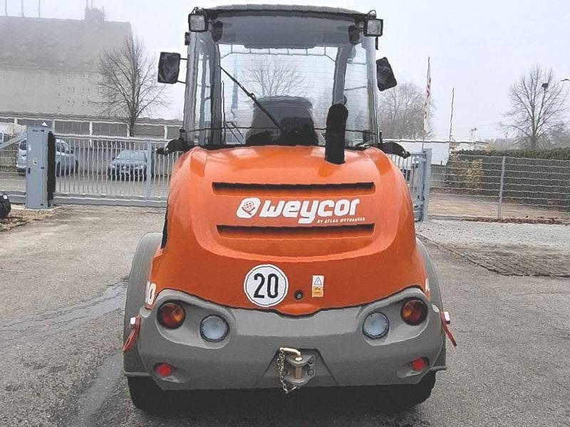 Atlas AR 400 - Mini utovarivač: slika Atlas AR 400 - Mini utovarivač Atlas AR 400 - Mini utovarivač: slika Atlas AR 400 - Mini utovarivač