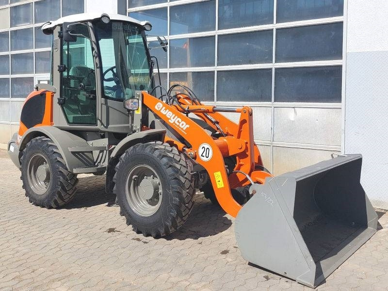 Atlas AR 420 - Mini utovarivač: slika Atlas AR 420 - Mini utovarivač Atlas AR 420 - Mini utovarivač: slika Atlas AR 420 - Mini utovarivač