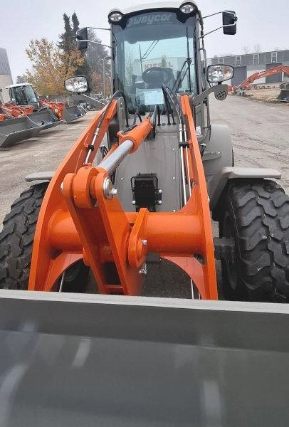 Atlas AR 480 - Mini utovarivač: slika Atlas AR 480 - Mini utovarivač Atlas AR 480 - Mini utovarivač: slika Atlas AR 480 - Mini utovarivač