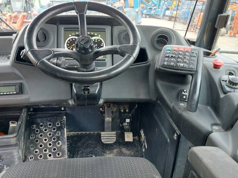 Zglobni istovarivač Bell B 40 E: slika Zglobni istovarivač Bell B 40 E Zglobni istovarivač Bell B 40 E: slika Zglobni istovarivač Bell B 40 E