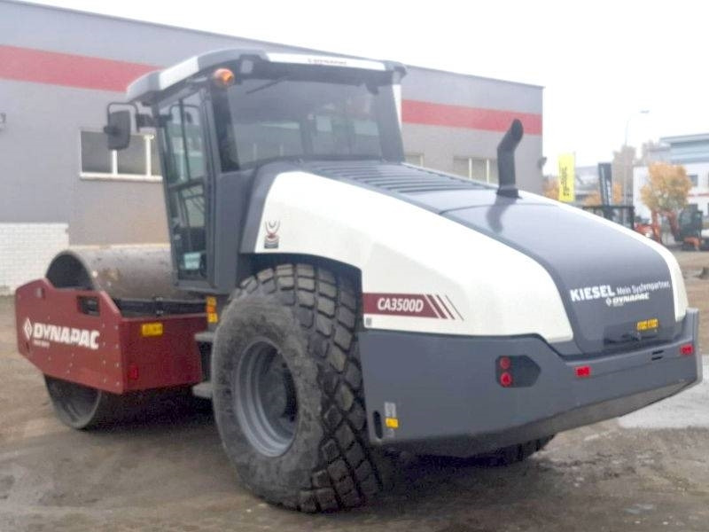 Dynapac CA 3500 D - Kompaktor: slika Dynapac CA 3500 D - Kompaktor Dynapac CA 3500 D - Kompaktor: slika Dynapac CA 3500 D - Kompaktor