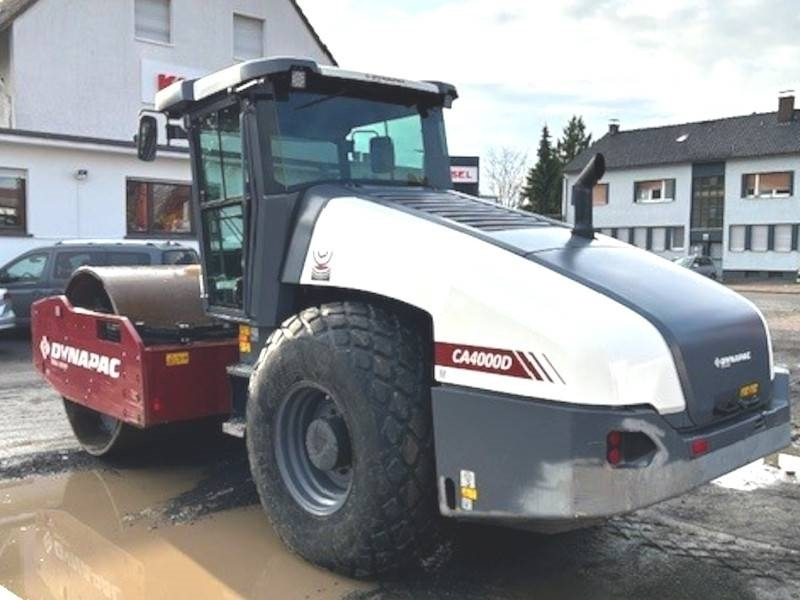 Dynapac CA 4000 D - Kompaktor: slika Dynapac CA 4000 D - Kompaktor Dynapac CA 4000 D - Kompaktor: slika Dynapac CA 4000 D - Kompaktor