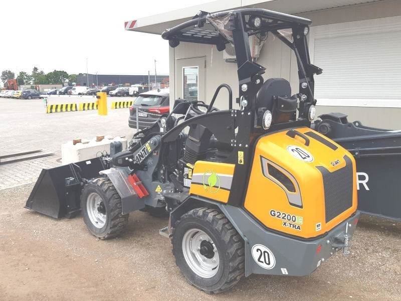 Giant G 2200 E X-Tra Elektro - Mini utovarivač: slika Giant G 2200 E X-Tra Elektro - Mini utovarivač Giant G 2200 E X-Tra Elektro - Mini utovarivač: slika Giant G 2200 E X-Tra Elektro - Mini utovarivač