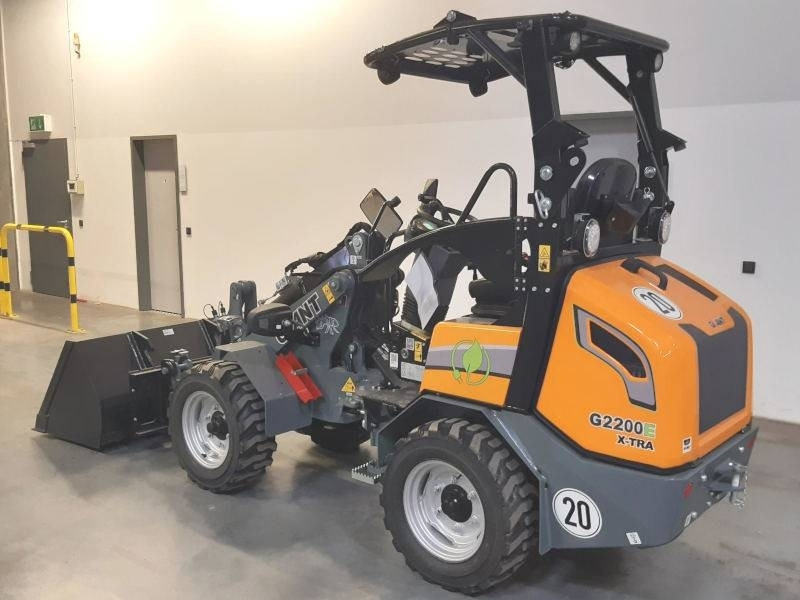 Giant G 2200 E X-Tra Elektro / electric - Mini utovarivač: slika Giant G 2200 E X-Tra Elektro / electric - Mini utovarivač Giant G 2200 E X-Tra Elektro / electric - Mini utovarivač: slika Giant G 2200 E X-Tra Elektro / electric - Mini utovarivač
