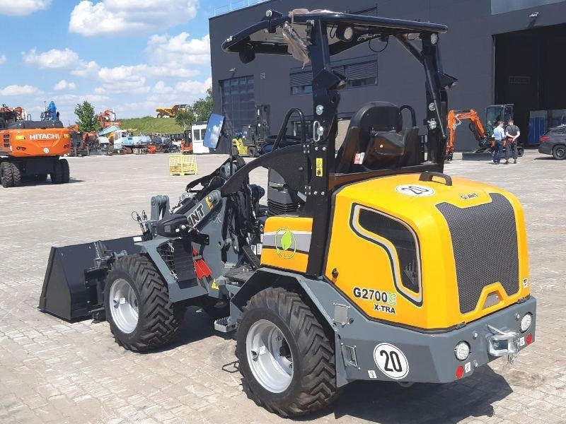 Giant G 2700 E X-Tra Elektro / electric - Mini utovarivač: slika Giant G 2700 E X-Tra Elektro / electric - Mini utovarivač Giant G 2700 E X-Tra Elektro / electric - Mini utovarivač: slika Giant G 2700 E X-Tra Elektro / electric - Mini utovarivač