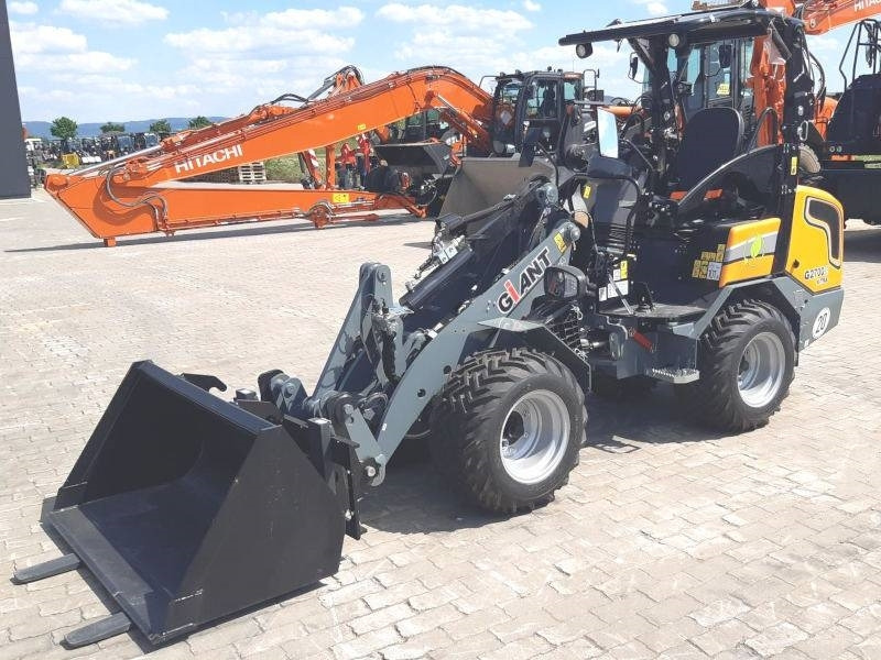 Giant G 2700 E X-Tra Elektro / electric - Mini utovarivač: slika Giant G 2700 E X-Tra Elektro / electric - Mini utovarivač Giant G 2700 E X-Tra Elektro / electric - Mini utovarivač: slika Giant G 2700 E X-Tra Elektro / electric - Mini utovarivač