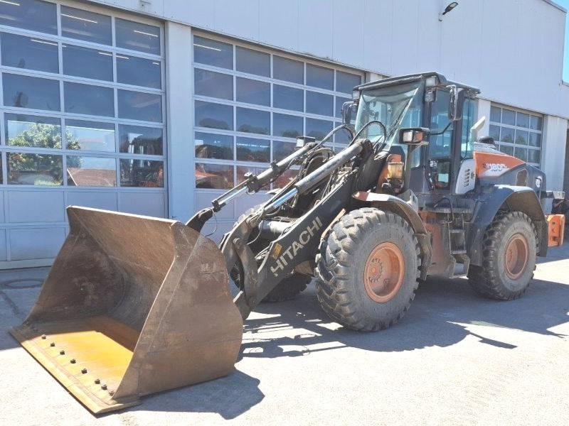 Hitachi ZW 180-6 PL High Lift - Utovarivač na kotačima: slika Hitachi ZW 180-6 PL High Lift - Utovarivač na kotačima Hitachi ZW 180-6 PL High Lift - Utovarivač na kotačima: slika Hitachi ZW 180-6 PL High Lift - Utovarivač na kotačima