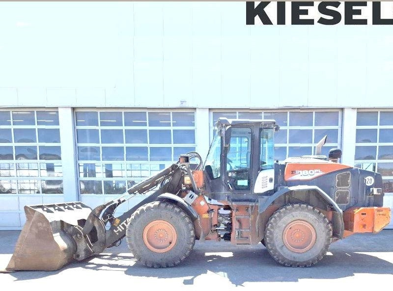 Hitachi ZW 180-6 PL High Lift - Utovarivač na kotačima: slika Hitachi ZW 180-6 PL High Lift - Utovarivač na kotačima Hitachi ZW 180-6 PL High Lift - Utovarivač na kotačima: slika Hitachi ZW 180-6 PL High Lift - Utovarivač na kotačima