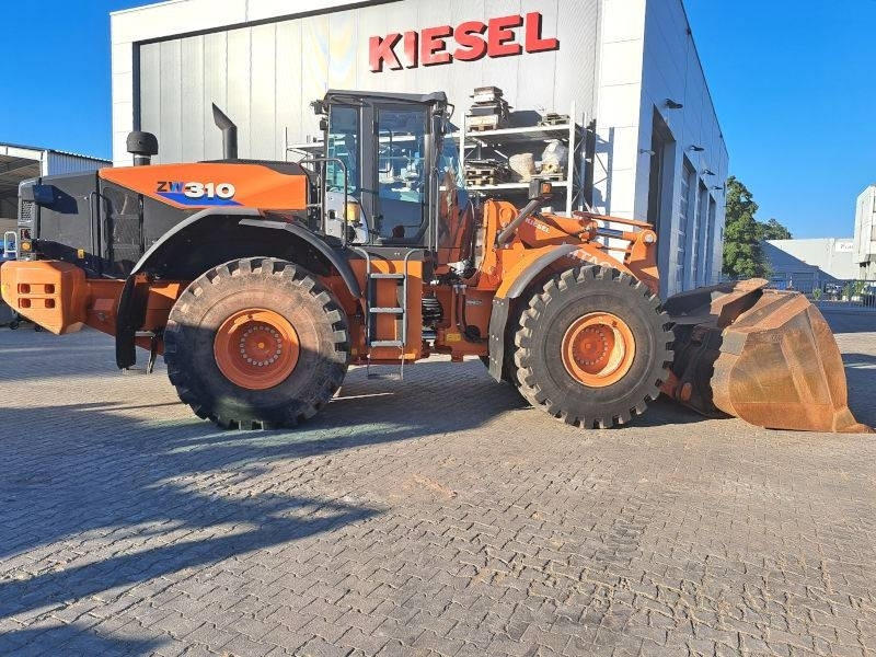 Hitachi ZW 310-6 - Utovarivač na kotačima: slika Hitachi ZW 310-6 - Utovarivač na kotačima Hitachi ZW 310-6 - Utovarivač na kotačima: slika Hitachi ZW 310-6 - Utovarivač na kotačima