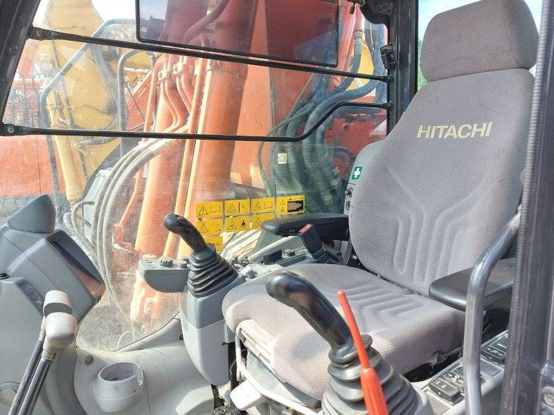 Bager gusjeničar Hitachi ZX 225 US LC-5: slika Bager gusjeničar Hitachi ZX 225 US LC-5