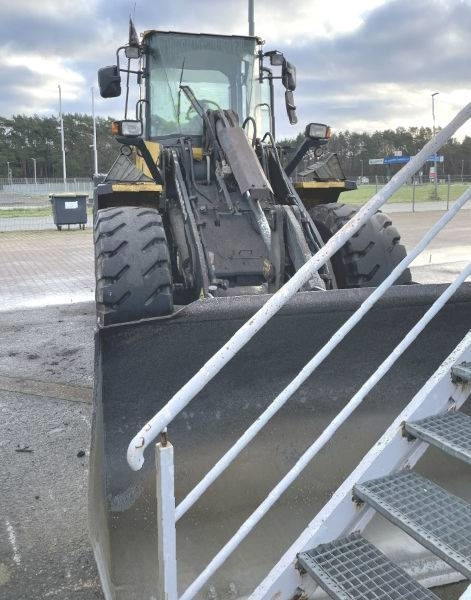 Komatsu WA 200 PT-5 - Utovarivač na kotačima: slika Komatsu WA 200 PT-5 - Utovarivač na kotačima Komatsu WA 200 PT-5 - Utovarivač na kotačima: slika Komatsu WA 200 PT-5 - Utovarivač na kotačima