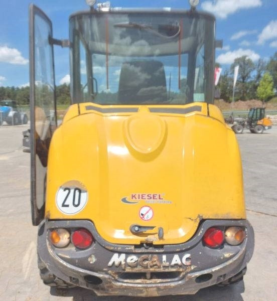 Mecalac AX 1000 - Mini utovarivač: slika Mecalac AX 1000 - Mini utovarivač Mecalac AX 1000 - Mini utovarivač: slika Mecalac AX 1000 - Mini utovarivač