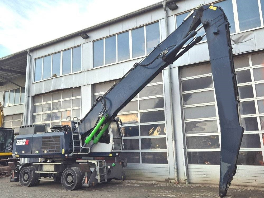 Sennebogen 830 E - Stroj za rukovanje otpadom: slika Sennebogen 830 E - Stroj za rukovanje otpadom Sennebogen 830 E - Stroj za rukovanje otpadom: slika Sennebogen 830 E - Stroj za rukovanje otpadom