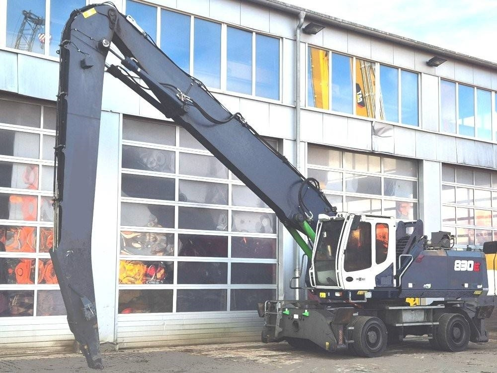 Sennebogen 830 E - Stroj za rukovanje otpadom: slika Sennebogen 830 E - Stroj za rukovanje otpadom Sennebogen 830 E - Stroj za rukovanje otpadom: slika Sennebogen 830 E - Stroj za rukovanje otpadom