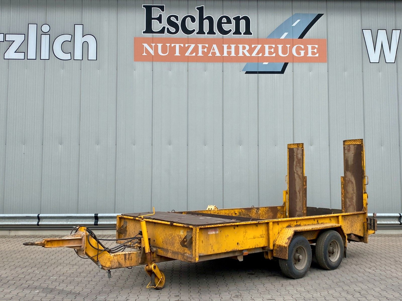 Blomenröhr Anhänger Tieflader | Ladehöhe: ca. 600mm*Blatt - Prikolica s niskim utovarivačem: slika Blomenröhr Anhänger Tieflader | Ladehöhe: ca. 600mm*Blatt - Prikolica s niskim utovarivačem Blomenröhr Anhänger Tieflader | Ladehöhe: ca. 600mm*Blatt - Prikolica s niskim utovarivačem: slika Blomenröhr Anhänger Tieflader | Ladehöhe: ca. 600mm*Blatt - Prikolica s niskim utovarivačem