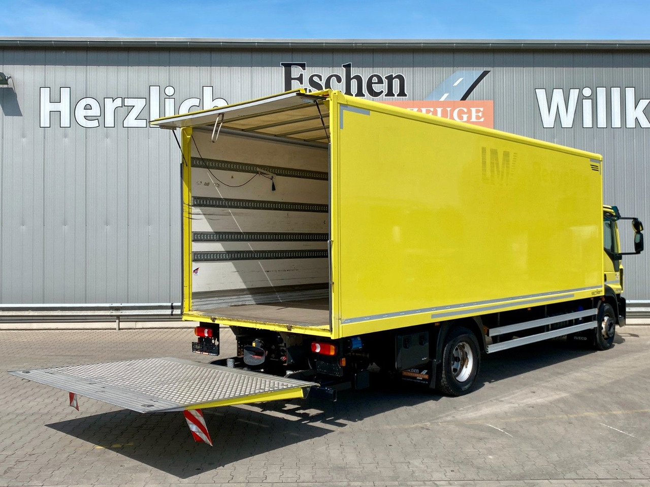 Iveco 160-250 Eurocargo | LBW 2,00to.*3x Sitze*Navi*AC - Kamion sandučar: slika Iveco 160-250 Eurocargo | LBW 2,00to.*3x Sitze*Navi*AC - Kamion sandučar Iveco 160-250 Eurocargo | LBW 2,00to.*3x Sitze*Navi*AC - Kamion sandučar: slika Iveco 160-250 Eurocargo | LBW 2,00to.*3x Sitze*Navi*AC - Kamion sandučar