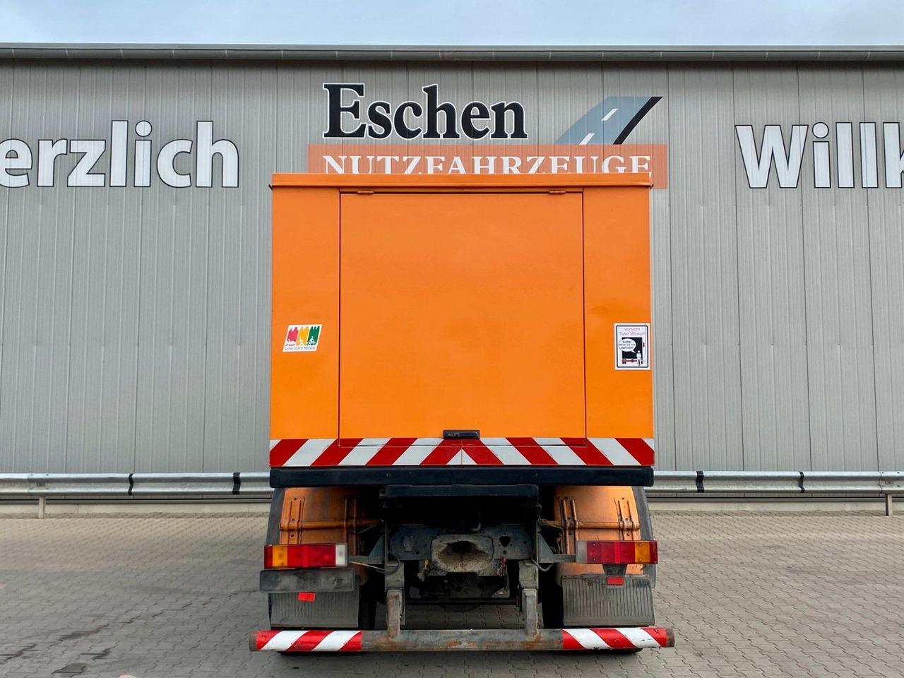 MAN 18.272 Polyma Stromaggregat/168kW | 3x Sitze*AHK - Kamion: slika MAN 18.272 Polyma Stromaggregat/168kW | 3x Sitze*AHK - Kamion MAN 18.272 Polyma Stromaggregat/168kW | 3x Sitze*AHK - Kamion: slika MAN 18.272 Polyma Stromaggregat/168kW | 3x Sitze*AHK - Kamion