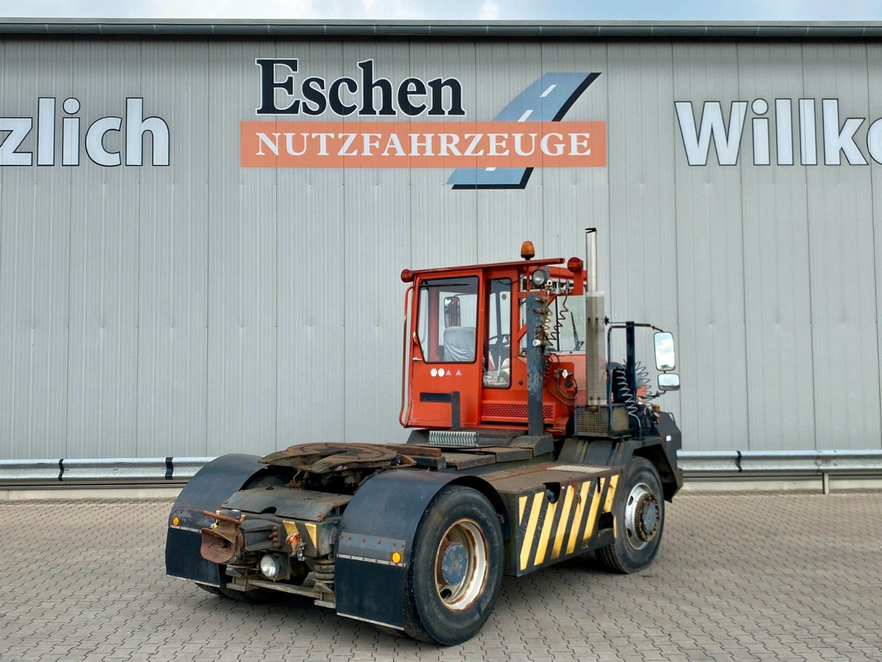 Terberg RT20 4x4 Rangierfahrzeug | Automatik - Kamion: slika Terberg RT20 4x4 Rangierfahrzeug | Automatik - Kamion Terberg RT20 4x4 Rangierfahrzeug | Automatik - Kamion: slika Terberg RT20 4x4 Rangierfahrzeug | Automatik - Kamion