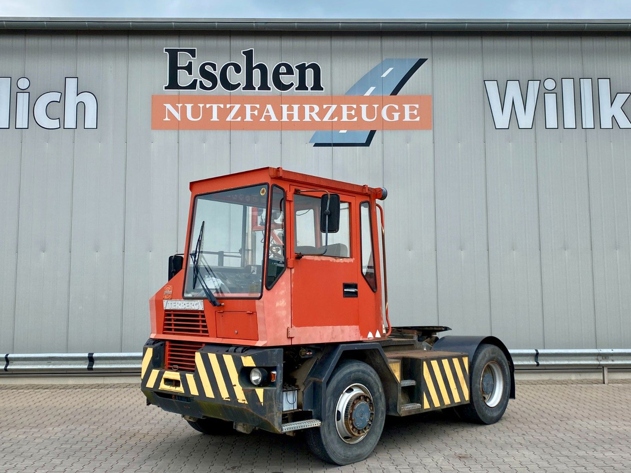 Terberg RT20 4x4 Rangierfahrzeug | Automatik - Kamion: slika Terberg RT20 4x4 Rangierfahrzeug | Automatik - Kamion Terberg RT20 4x4 Rangierfahrzeug | Automatik - Kamion: slika Terberg RT20 4x4 Rangierfahrzeug | Automatik - Kamion