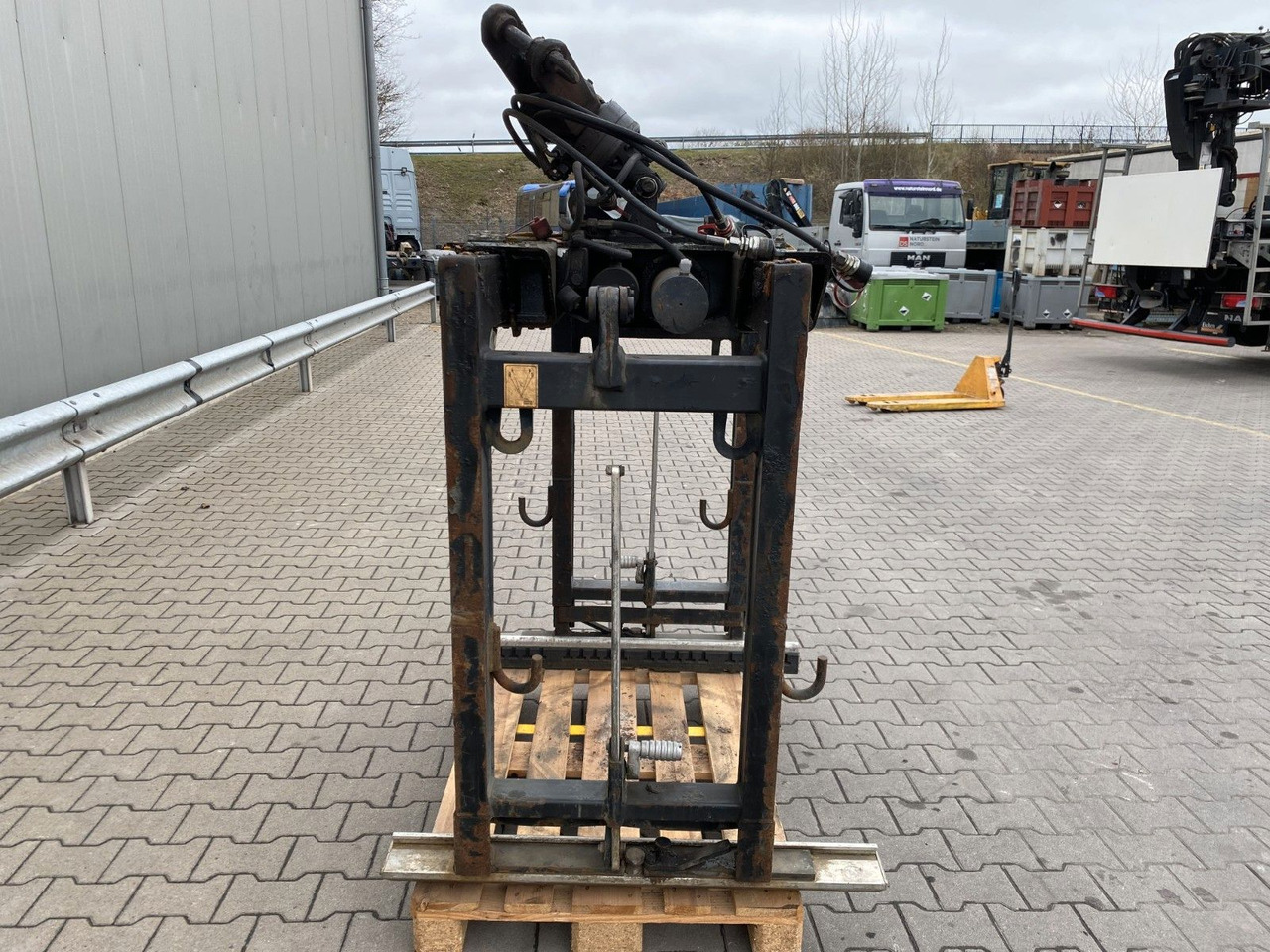 Kinshofer Steinzange PZS 110 V-1 | Baujahr:2018 - Kamion s otvorenim sandukom: slika Kinshofer Steinzange PZS 110 V-1 | Baujahr:2018 - Kamion s otvorenim sandukom Kinshofer Steinzange PZS 110 V-1 | Baujahr:2018 - Kamion s otvorenim sandukom: slika Kinshofer Steinzange PZS 110 V-1 | Baujahr:2018 - Kamion s otvorenim sandukom