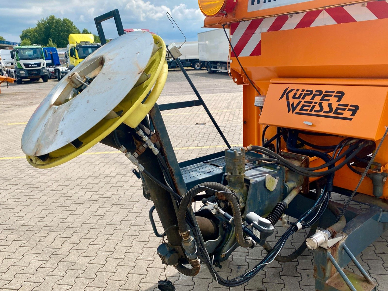 Küpper-Weisser|IMSSN 8m³Salzstreuer*auf Gestell - Posipač pijeska/ Soli: slika Küpper-Weisser|IMSSN 8m³Salzstreuer*auf Gestell - Posipač pijeska/ Soli Küpper-Weisser|IMSSN 8m³Salzstreuer*auf Gestell - Posipač pijeska/ Soli: slika Küpper-Weisser|IMSSN 8m³Salzstreuer*auf Gestell - Posipač pijeska/ Soli