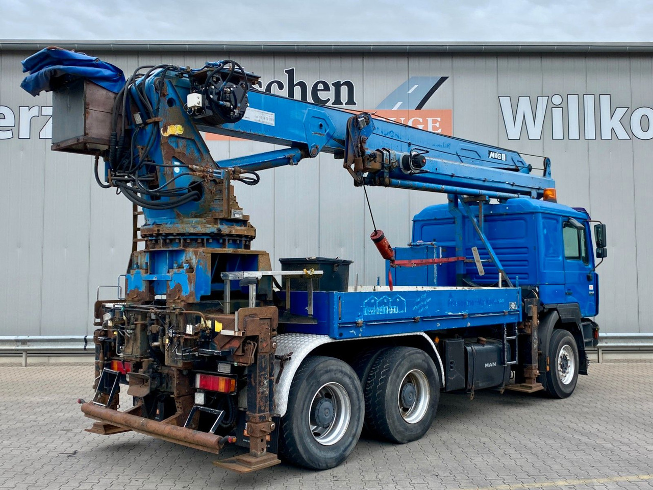MAN 27.464 6x4 | MKG HMK 350a 2L*FUNK*Retarder*AHK MAN 27.464 6x4 | MKG HMK 350a 2L*FUNK*Retarder*AHK - Kamion s kranom: slika MAN 27.464 6x4 | MKG HMK 350a 2L*FUNK*Retarder*AHK MAN 27.464 6x4 | MKG HMK 350a 2L*FUNK*Retarder*AHK - Kamion s kranom MAN 27.464 6x4 | MKG HMK 350a 2L*FUNK*Retarder*AHK MAN 27.464 6x4 | MKG HMK 350a 2L*FUNK*Retarder*AHK - Kamion s kranom: slika MAN 27.464 6x4 | MKG HMK 350a 2L*FUNK*Retarder*AHK MAN 27.464 6x4 | MKG HMK 350a 2L*FUNK*Retarder*AHK - Kamion s kranom