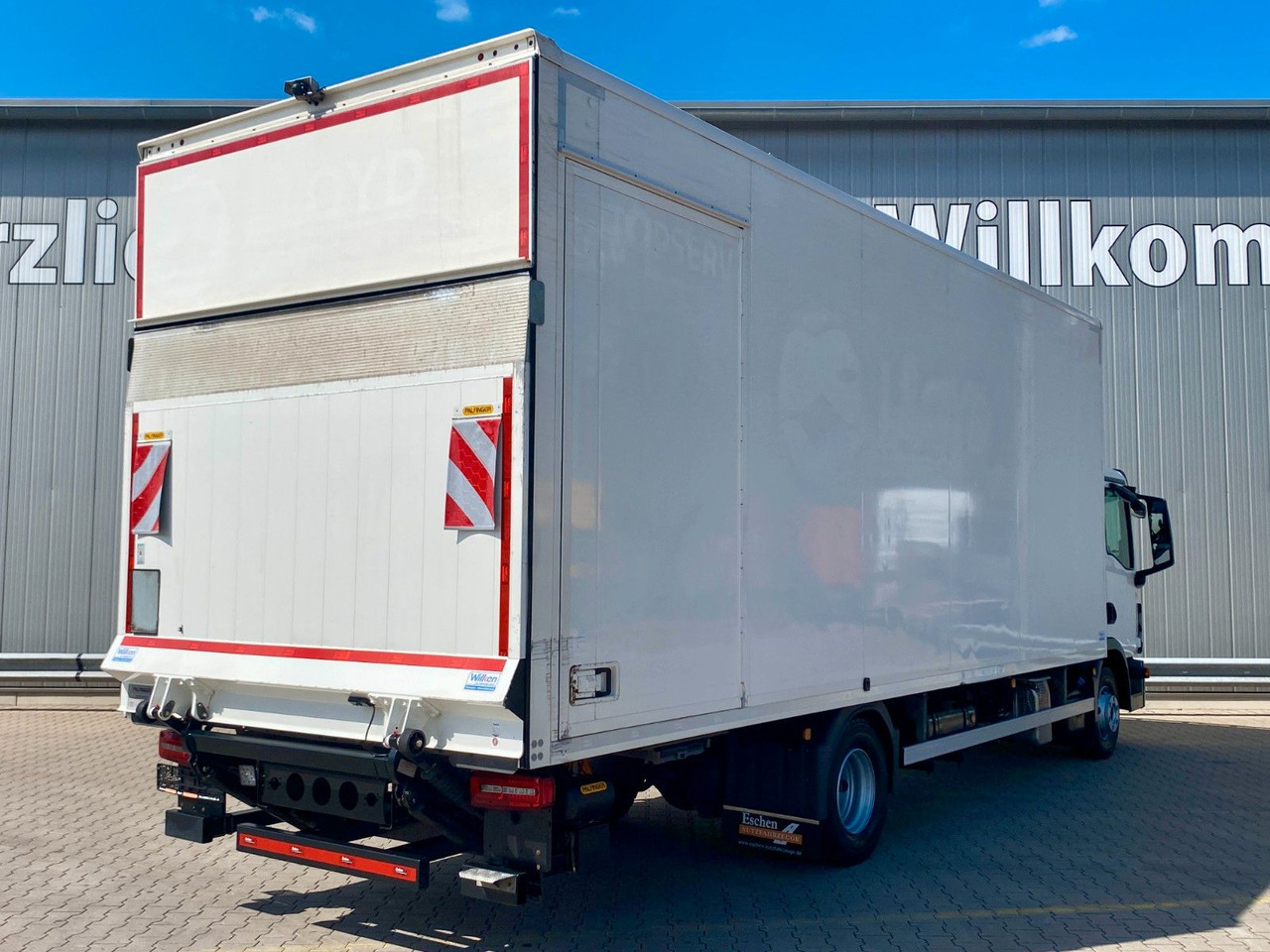 MAN TGL 12.220 Automatik*LBW*HU+BremseNEU*Navi*Kamer - Kamion sandučar: slika MAN TGL 12.220 Automatik*LBW*HU+BremseNEU*Navi*Kamer - Kamion sandučar MAN TGL 12.220 Automatik*LBW*HU+BremseNEU*Navi*Kamer - Kamion sandučar: slika MAN TGL 12.220 Automatik*LBW*HU+BremseNEU*Navi*Kamer - Kamion sandučar