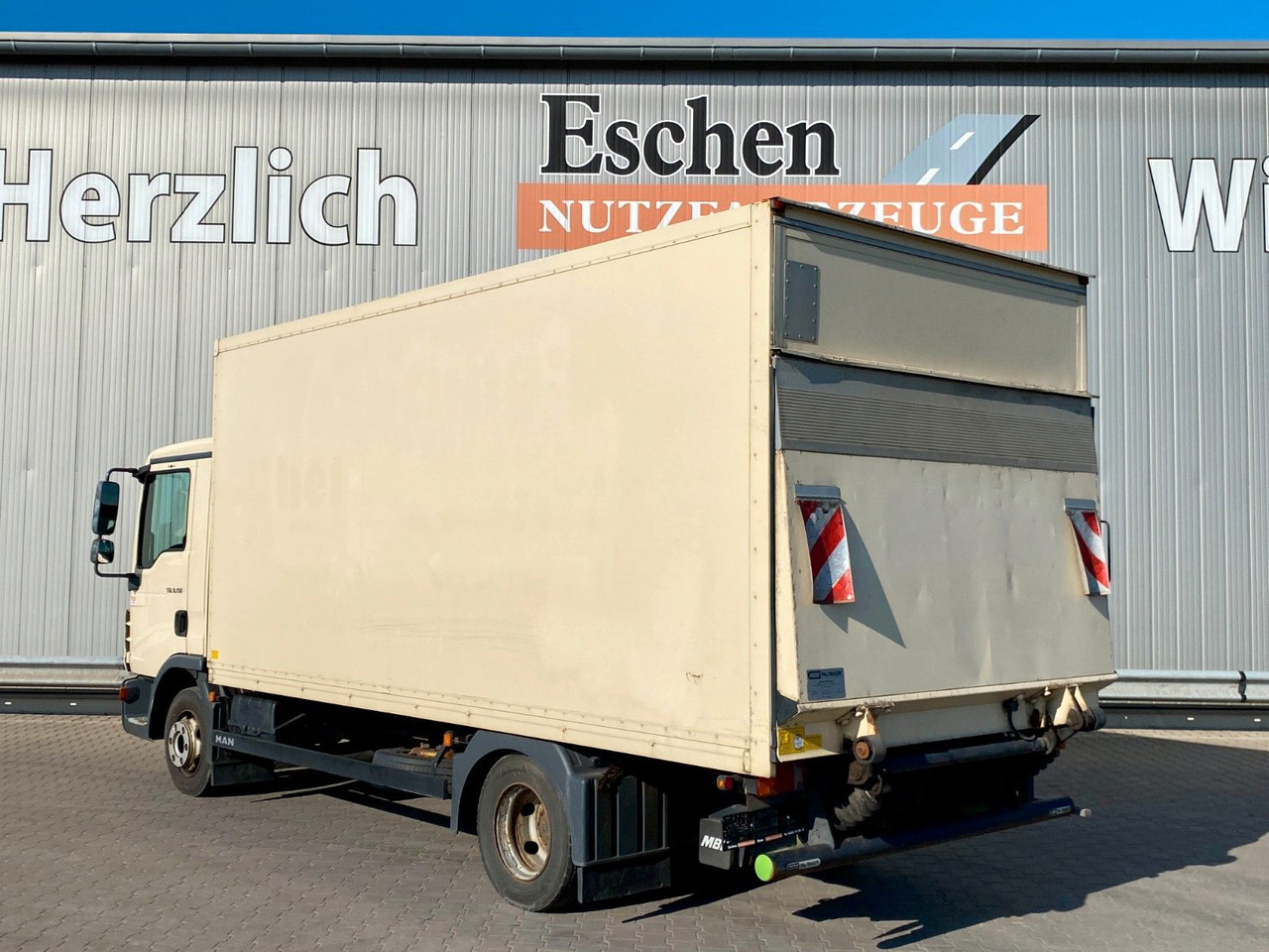 MAN TGL 8.150 Blatt/Blatt*5,5mKoffer*LBW*Seitentür MAN TGL 8.150 Blatt/Blatt*5,5mKoffer*LBW*Seitentür - Kamion sandučar: slika MAN TGL 8.150 Blatt/Blatt*5,5mKoffer*LBW*Seitentür MAN TGL 8.150 Blatt/Blatt*5,5mKoffer*LBW*Seitentür - Kamion sandučar MAN TGL 8.150 Blatt/Blatt*5,5mKoffer*LBW*Seitentür MAN TGL 8.150 Blatt/Blatt*5,5mKoffer*LBW*Seitentür - Kamion sandučar: slika MAN TGL 8.150 Blatt/Blatt*5,5mKoffer*LBW*Seitentür MAN TGL 8.150 Blatt/Blatt*5,5mKoffer*LBW*Seitentür - Kamion sandučar
