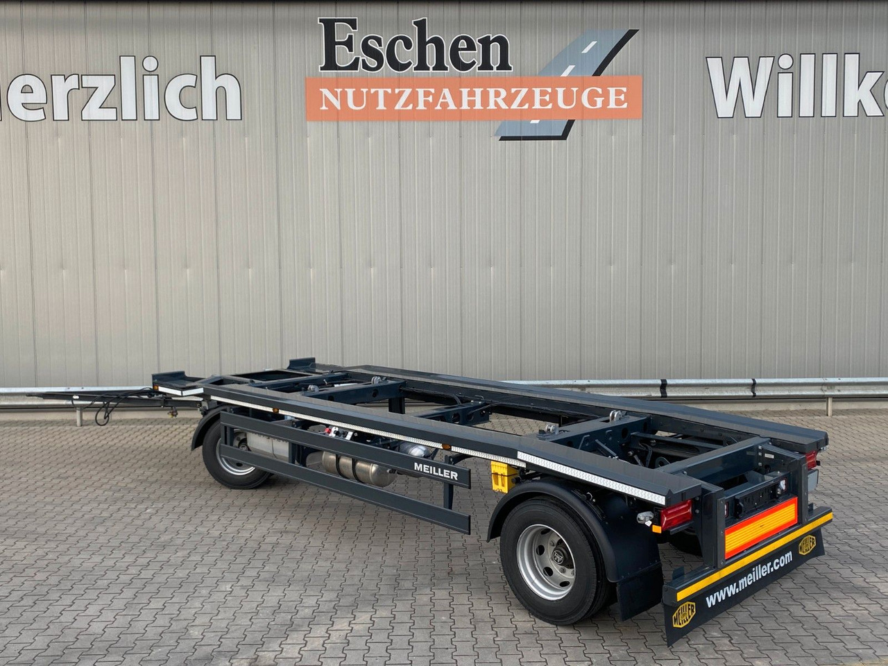 Meiller MG 18 ZO 5,4 NEU*Rückfahrkamera*Werkzeugkasten Meiller MG 18 ZO 5,4 NEU*Werkzeugkasten Abrollcontainer - Abroll/ Samopodizač prikolica: slika Meiller MG 18 ZO 5,4 NEU*Rückfahrkamera*Werkzeugkasten Meiller MG 18 ZO 5,4 NEU*Werkzeugkasten Abrollcontainer - Abroll/ Samopodizač prikolica Meiller MG 18 ZO 5,4 NEU*Rückfahrkamera*Werkzeugkasten Meiller MG 18 ZO 5,4 NEU*Werkzeugkasten Abrollcontainer - Abroll/ Samopodizač prikolica: slika Meiller MG 18 ZO 5,4 NEU*Rückfahrkamera*Werkzeugkasten Meiller MG 18 ZO 5,4 NEU*Werkzeugkasten Abrollcontainer - Abroll/ Samopodizač prikolica