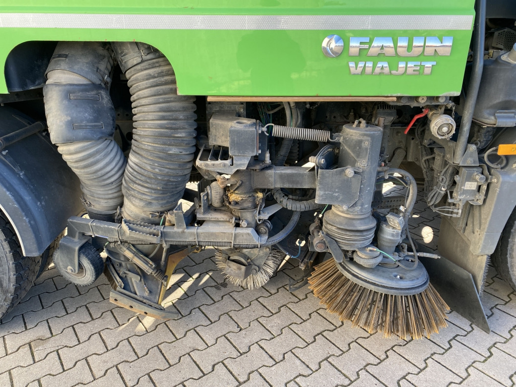 Mercedes-Benz 1323 LKO Atego - Cestovna čistilica: slika Mercedes-Benz 1323 LKO Atego - Cestovna čistilica Mercedes-Benz 1323 LKO Atego - Cestovna čistilica: slika Mercedes-Benz 1323 LKO Atego - Cestovna čistilica