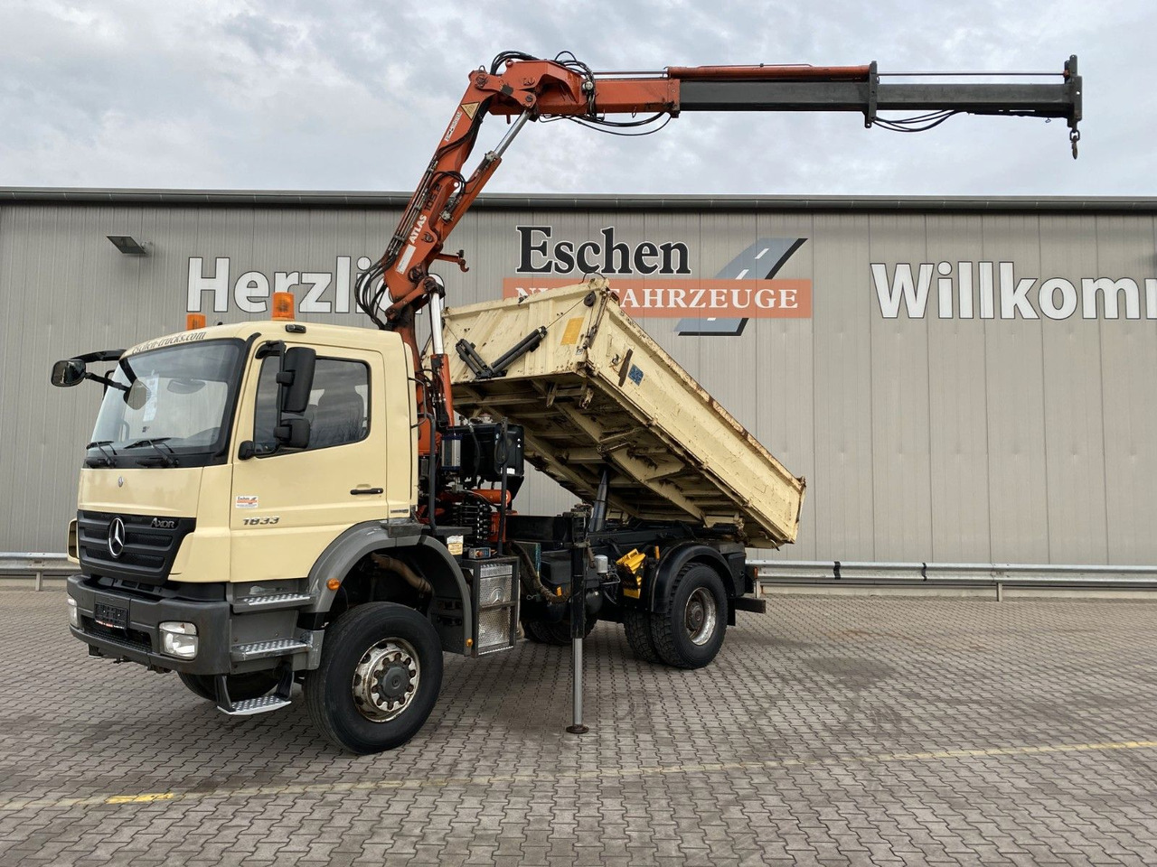 Mercedes-Benz 1833 4x4 Axor | Atlas 105.2-A2*Funk*AHK*3 Sitze - Kiper, Kamion s kranom: slika Mercedes-Benz 1833 4x4 Axor | Atlas 105.2-A2*Funk*AHK*3 Sitze - Kiper, Kamion s kranom Mercedes-Benz 1833 4x4 Axor | Atlas 105.2-A2*Funk*AHK*3 Sitze - Kiper, Kamion s kranom: slika Mercedes-Benz 1833 4x4 Axor | Atlas 105.2-A2*Funk*AHK*3 Sitze - Kiper, Kamion s kranom