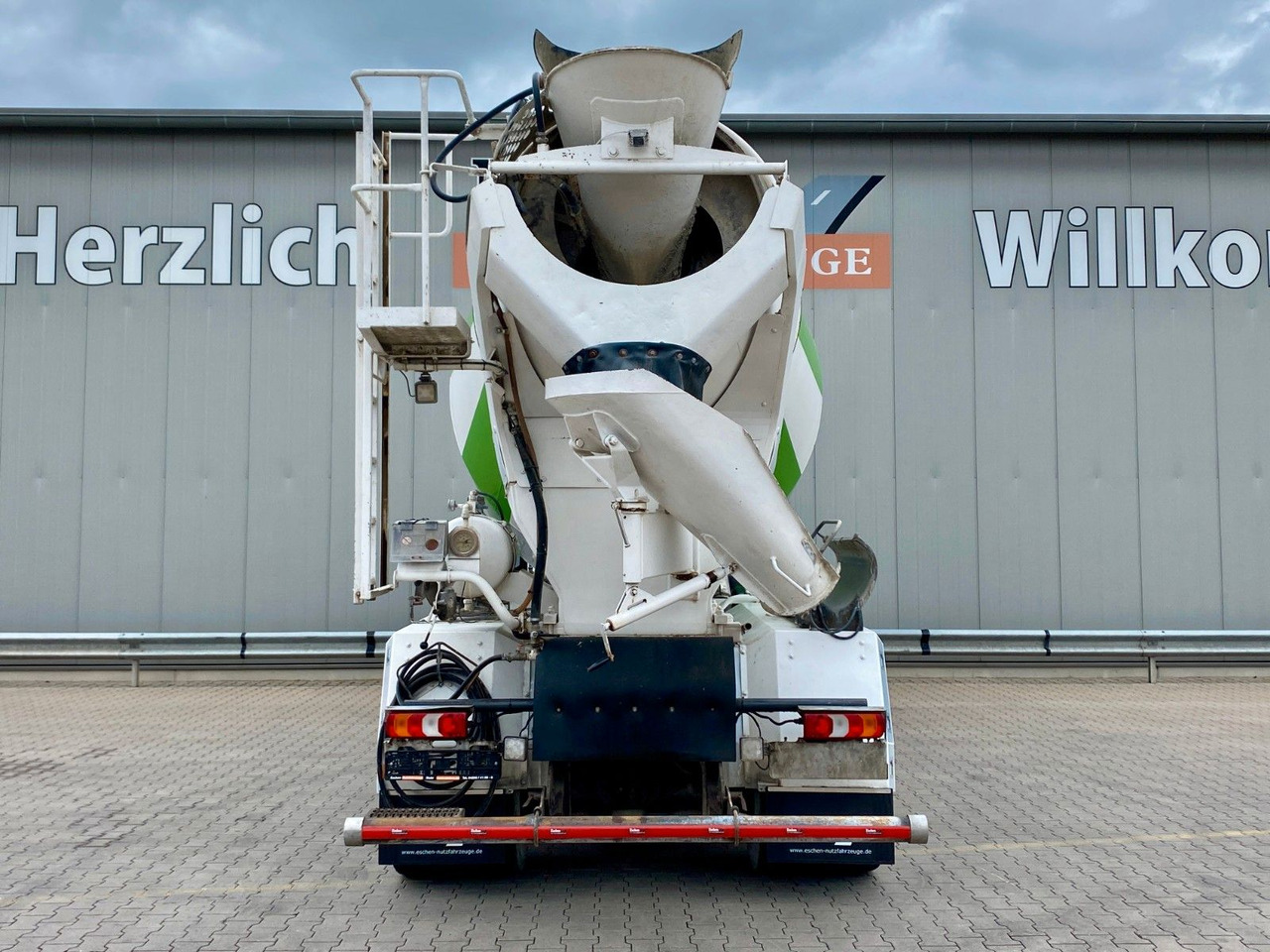 Mercedes-Benz 3236 Arocs | 9m³ Stetter*Klima*Navi*Blatt*1.Hand - Automješalica: slika Mercedes-Benz 3236 Arocs | 9m³ Stetter*Klima*Navi*Blatt*1.Hand - Automješalica Mercedes-Benz 3236 Arocs | 9m³ Stetter*Klima*Navi*Blatt*1.Hand - Automješalica: slika Mercedes-Benz 3236 Arocs | 9m³ Stetter*Klima*Navi*Blatt*1.Hand - Automješalica