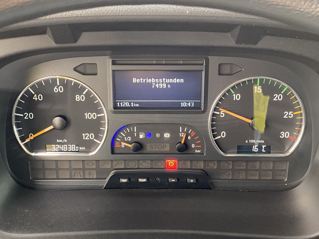 Zakup Mercedes-Benz 816 L Mercedes-Benz 816 L: slika Zakup Mercedes-Benz 816 L Mercedes-Benz 816 L