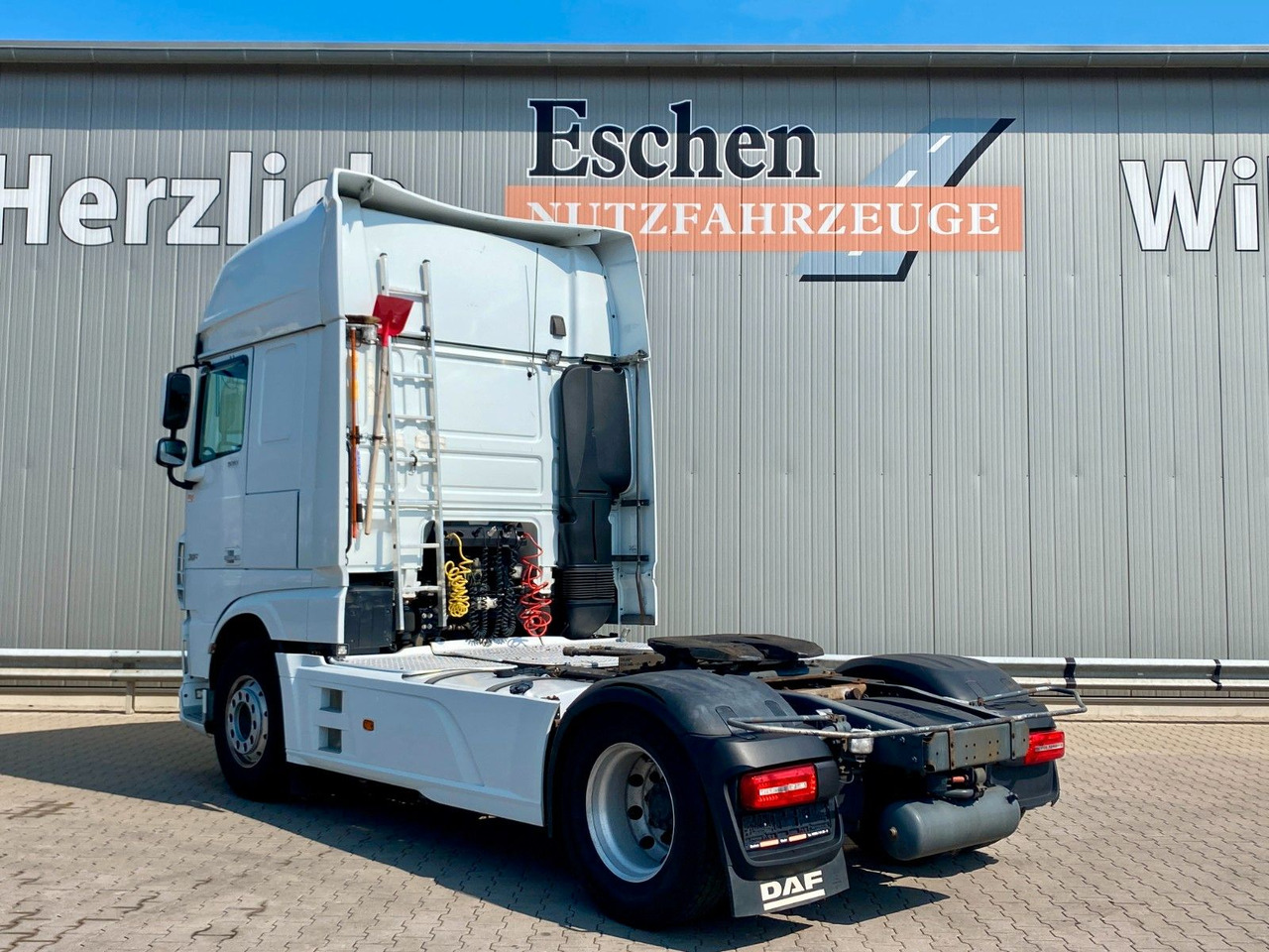DAF XF 530 Super Space Cab | Hydraulik*Standklima - Tegljač: slika DAF XF 530 Super Space Cab | Hydraulik*Standklima - Tegljač DAF XF 530 Super Space Cab | Hydraulik*Standklima - Tegljač: slika DAF XF 530 Super Space Cab | Hydraulik*Standklima - Tegljač