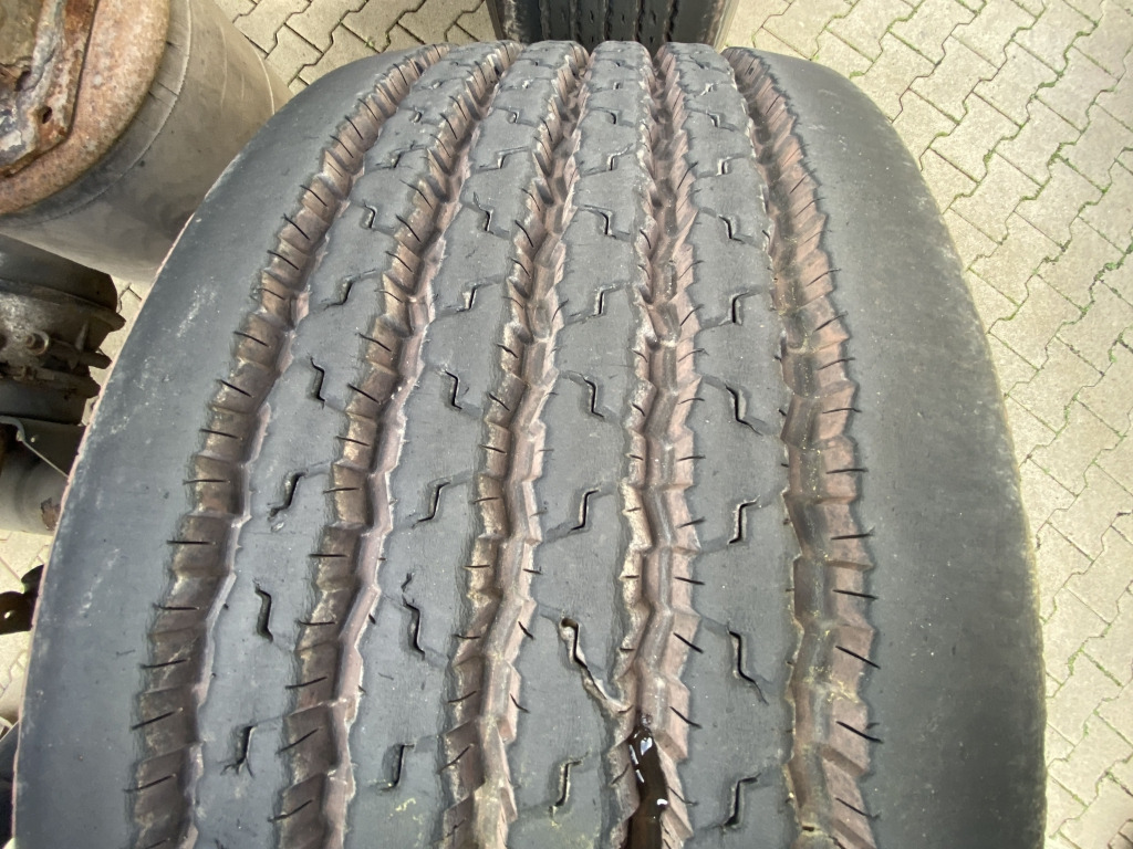 Poluprikolica plato/ Otvoreni sanduk Wellmeyer: slika Poluprikolica plato/ Otvoreni sanduk Wellmeyer