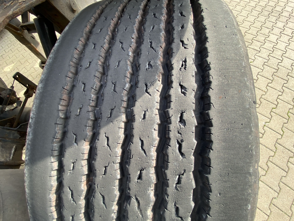 Poluprikolica plato/ Otvoreni sanduk Wellmeyer: slika Poluprikolica plato/ Otvoreni sanduk Wellmeyer