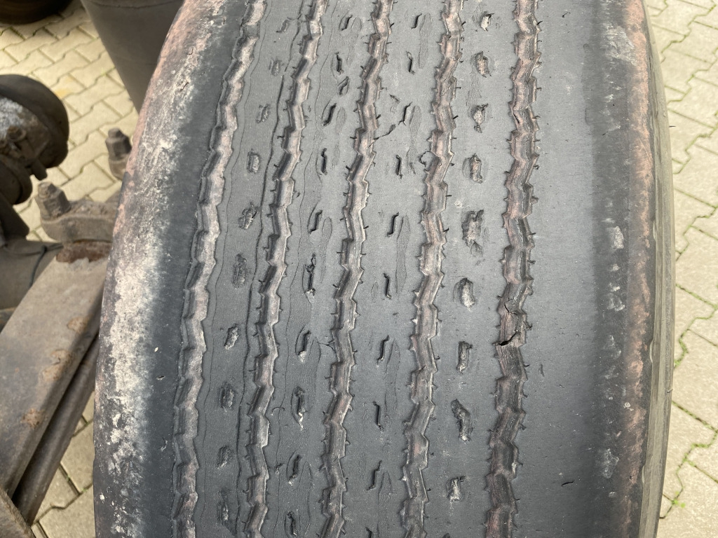 Poluprikolica plato/ Otvoreni sanduk Wellmeyer: slika Poluprikolica plato/ Otvoreni sanduk Wellmeyer