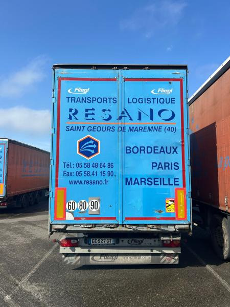 Fliegl - Poluprikolica s ceradom: slika Fliegl - Poluprikolica s ceradom Fliegl - Poluprikolica s ceradom: slika Fliegl - Poluprikolica s ceradom