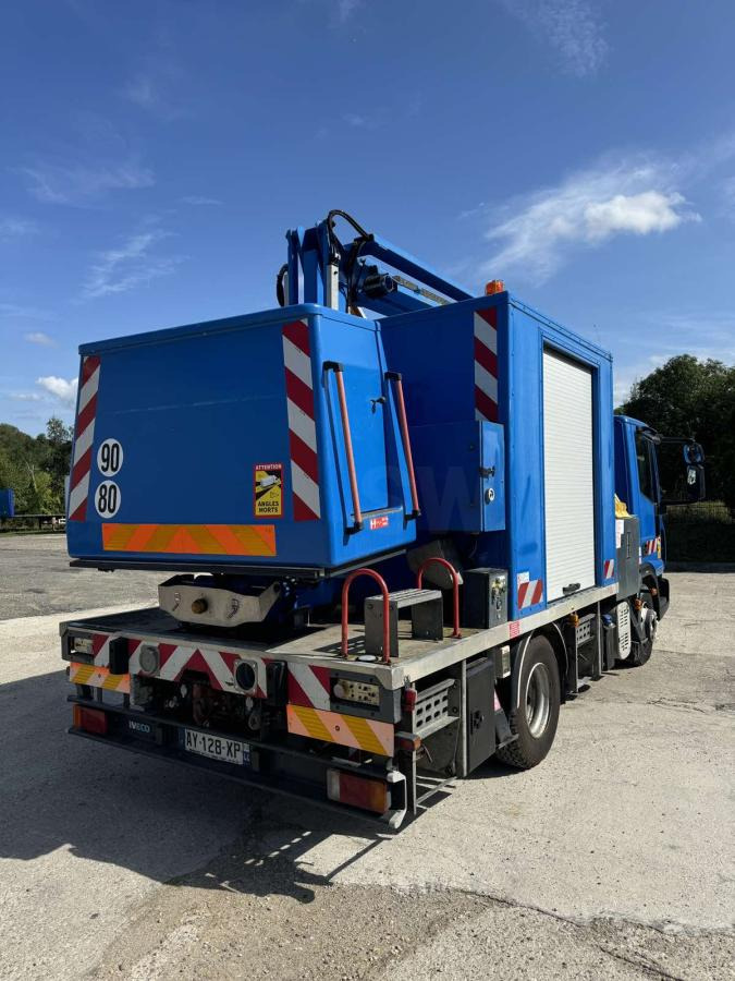 Iveco Eurocargo 100E18 - Podizna platforma montirana na kamion: slika Iveco Eurocargo 100E18 - Podizna platforma montirana na kamion Iveco Eurocargo 100E18 - Podizna platforma montirana na kamion: slika Iveco Eurocargo 100E18 - Podizna platforma montirana na kamion