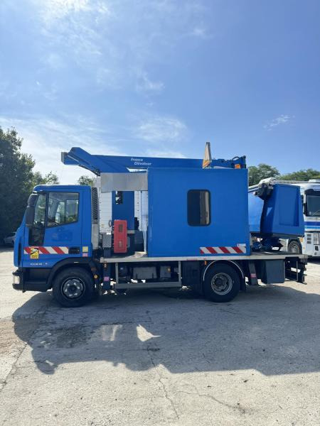 Iveco Eurocargo 100E18 - Podizna platforma montirana na kamion: slika Iveco Eurocargo 100E18 - Podizna platforma montirana na kamion Iveco Eurocargo 100E18 - Podizna platforma montirana na kamion: slika Iveco Eurocargo 100E18 - Podizna platforma montirana na kamion