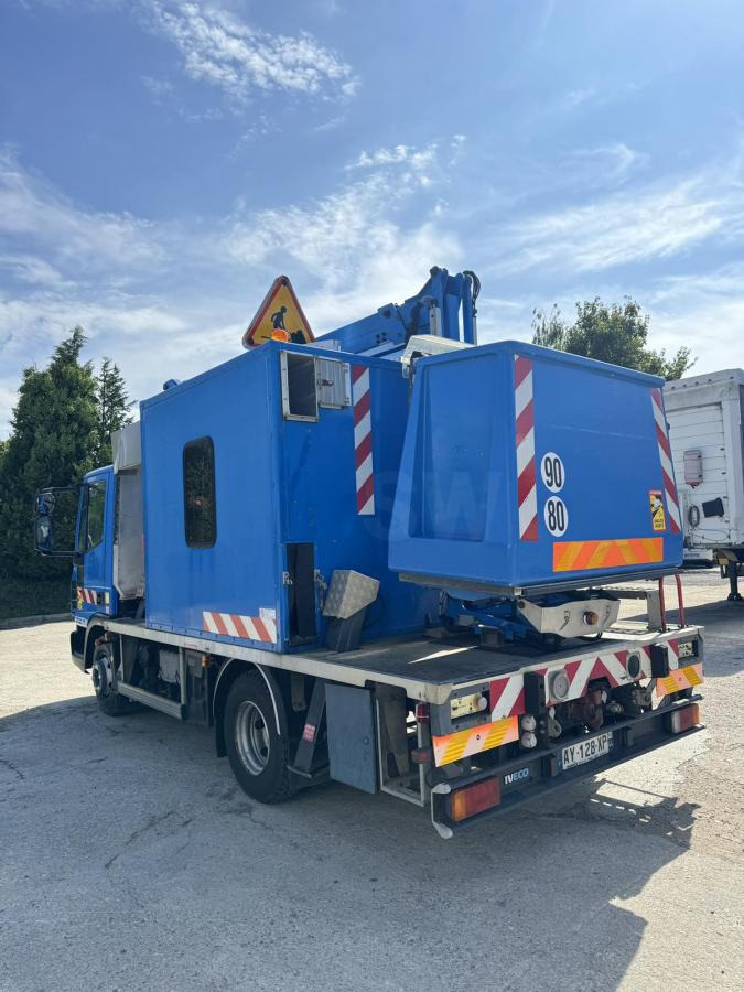 Iveco Eurocargo 100E18 - Podizna platforma montirana na kamion: slika Iveco Eurocargo 100E18 - Podizna platforma montirana na kamion Iveco Eurocargo 100E18 - Podizna platforma montirana na kamion: slika Iveco Eurocargo 100E18 - Podizna platforma montirana na kamion