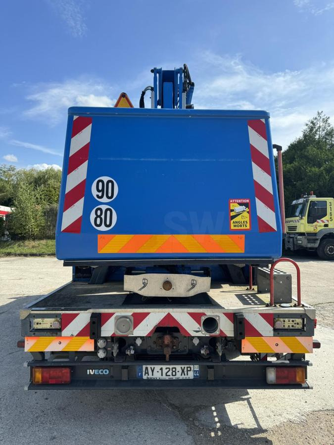 Iveco Eurocargo 100E18 - Podizna platforma montirana na kamion: slika Iveco Eurocargo 100E18 - Podizna platforma montirana na kamion Iveco Eurocargo 100E18 - Podizna platforma montirana na kamion: slika Iveco Eurocargo 100E18 - Podizna platforma montirana na kamion