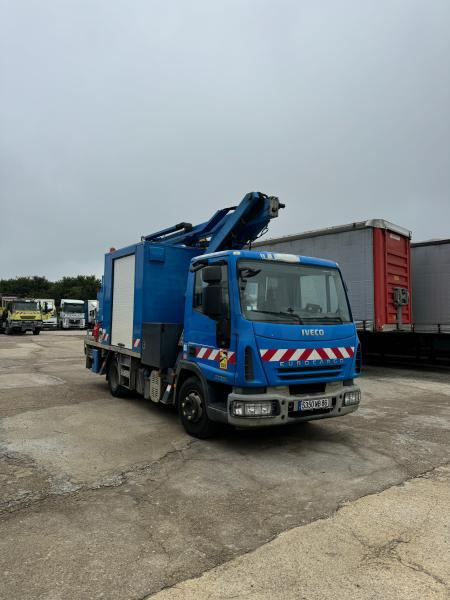 Iveco Eurocargo 100E19 - Podizna platforma montirana na kamion: slika Iveco Eurocargo 100E19 - Podizna platforma montirana na kamion Iveco Eurocargo 100E19 - Podizna platforma montirana na kamion: slika Iveco Eurocargo 100E19 - Podizna platforma montirana na kamion