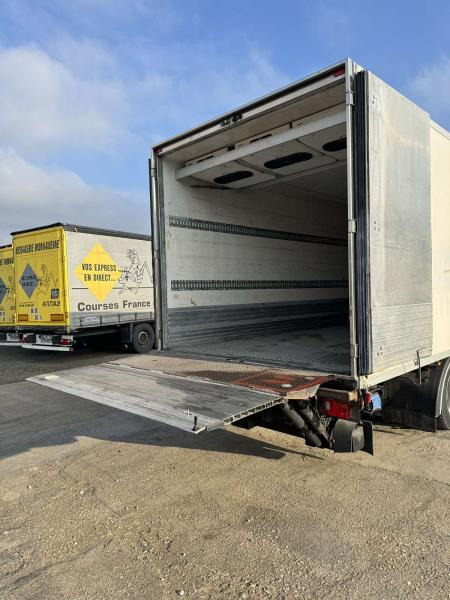 Iveco Eurocargo 160E30 - Kamion hladnjača: slika Iveco Eurocargo 160E30 - Kamion hladnjača Iveco Eurocargo 160E30 - Kamion hladnjača: slika Iveco Eurocargo 160E30 - Kamion hladnjača