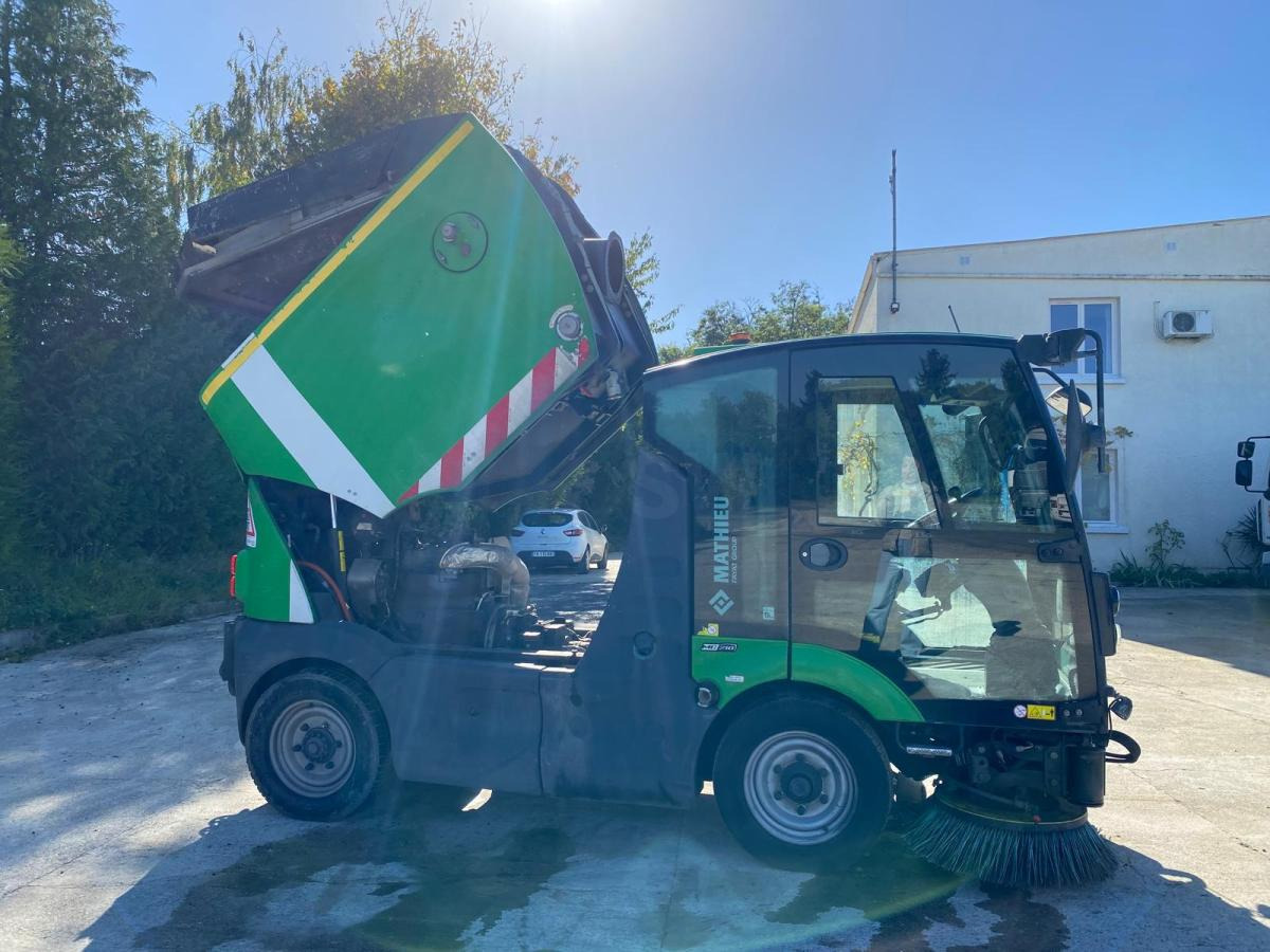 Mathieu Azura MC210 - Cestovna čistilica: slika Mathieu Azura MC210 - Cestovna čistilica Mathieu Azura MC210 - Cestovna čistilica: slika Mathieu Azura MC210 - Cestovna čistilica