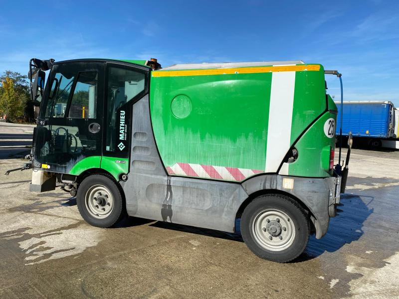 Mathieu Azura MC210 - Cestovna čistilica: slika Mathieu Azura MC210 - Cestovna čistilica Mathieu Azura MC210 - Cestovna čistilica: slika Mathieu Azura MC210 - Cestovna čistilica