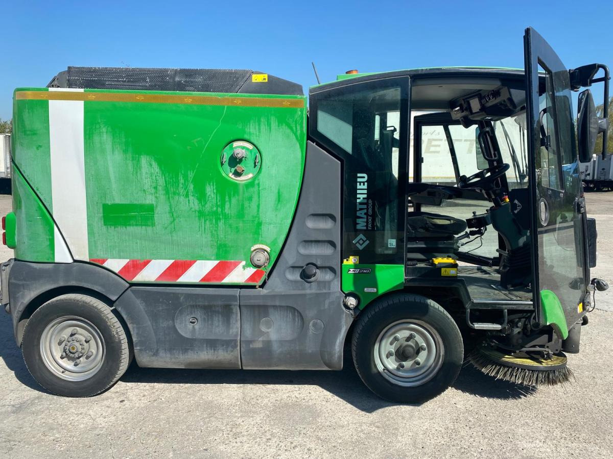 Mathieu Azura MC210 - Cestovna čistilica: slika Mathieu Azura MC210 - Cestovna čistilica Mathieu Azura MC210 - Cestovna čistilica: slika Mathieu Azura MC210 - Cestovna čistilica