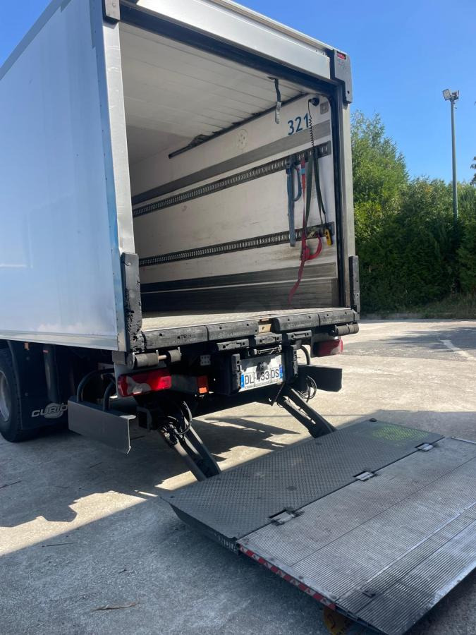 Scania P 320 - Kamion hladnjača: slika Scania P 320 - Kamion hladnjača Scania P 320 - Kamion hladnjača: slika Scania P 320 - Kamion hladnjača