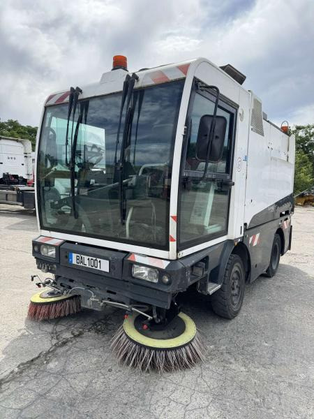 Schmidt Clingo 400 - Cestovna čistilica: slika Schmidt Clingo 400 - Cestovna čistilica Schmidt Clingo 400 - Cestovna čistilica: slika Schmidt Clingo 400 - Cestovna čistilica